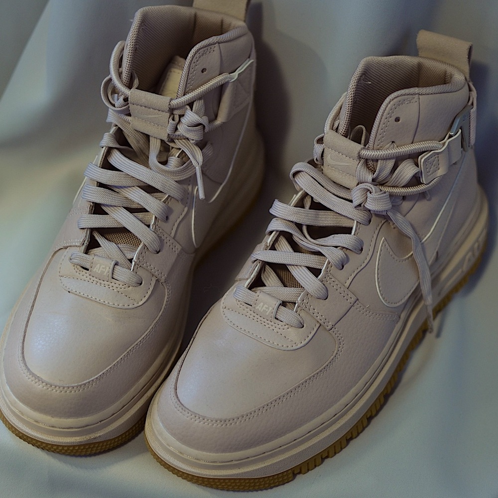Nike Air Force 1 High Utility 2.0
Women's Boot Like New